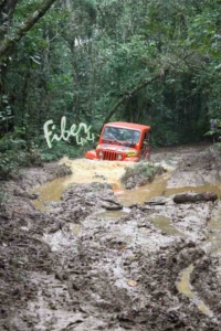 Carroceria CJ-5 - Bi partida - Grade modelo Americana