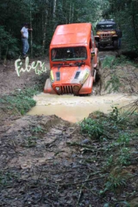 Carroceria CJ-5 - Bi partida - Grade modelo Americana