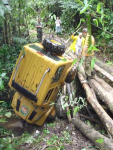 Resistência e garantia de 5 anos Fiber 4x4